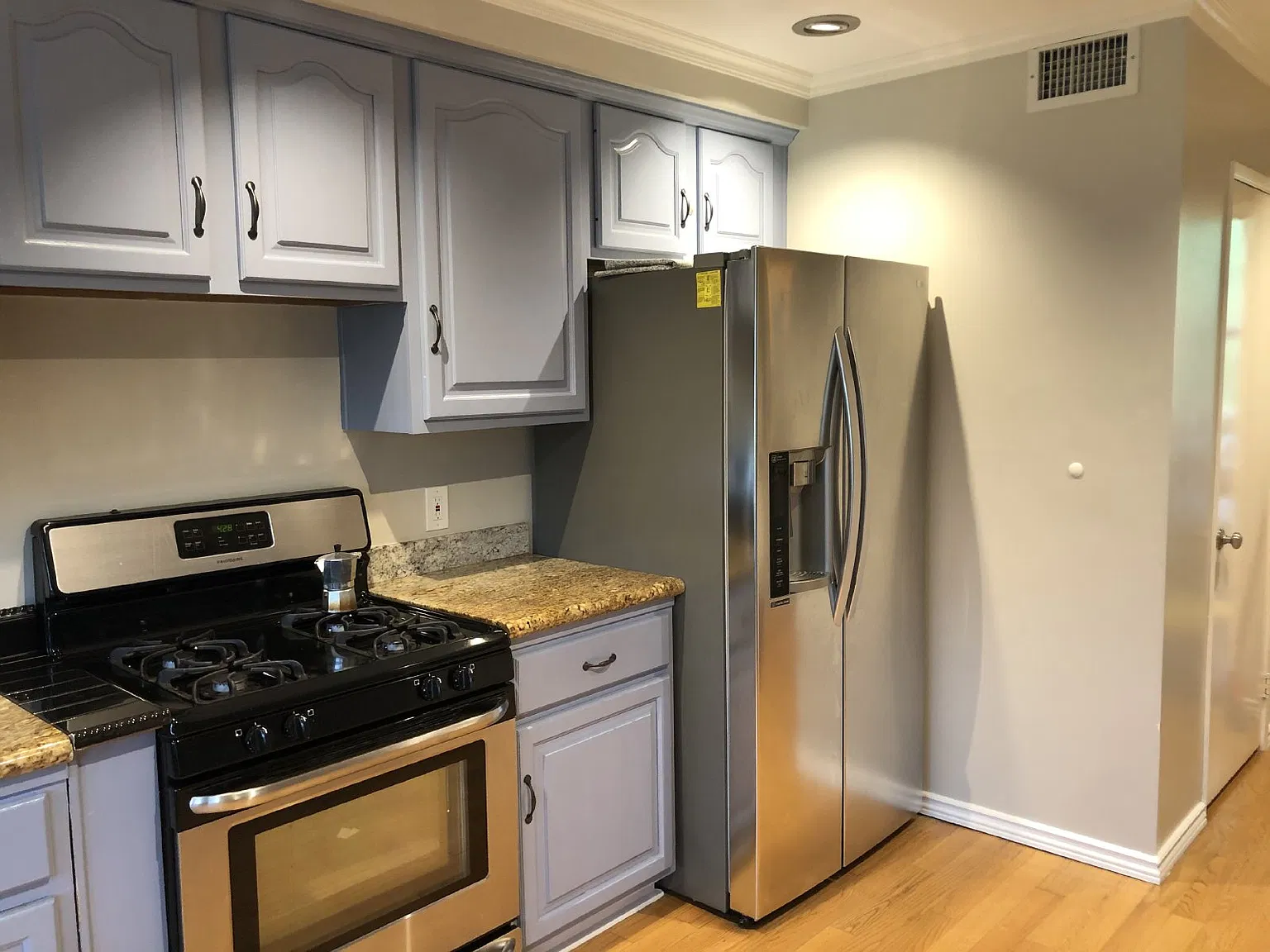 3 bed, 3.0 bath, 2365 sqft, $5,495 — Photo 3