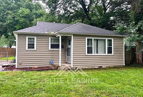 2404 SW Plass Ave Photo 1