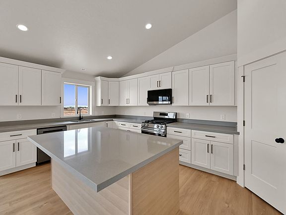 5th image of 633 E Shelley Ln #208
