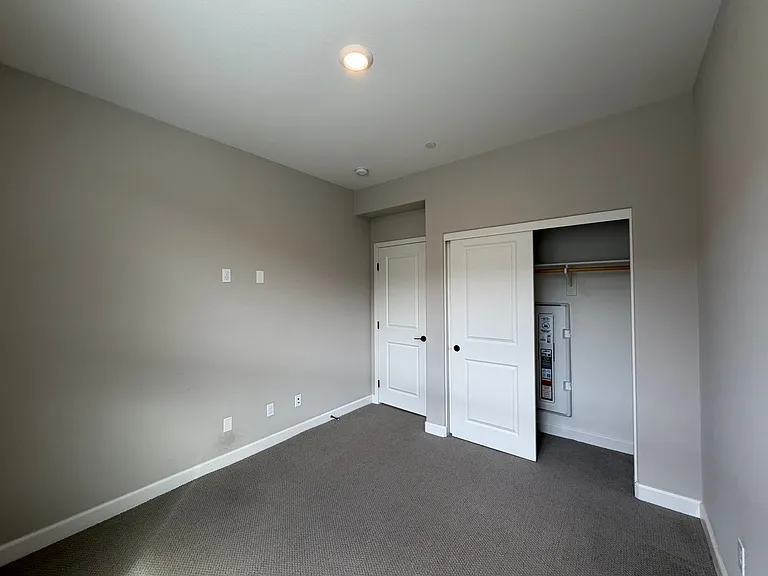 1922 Strata St #5 — Photo 8
