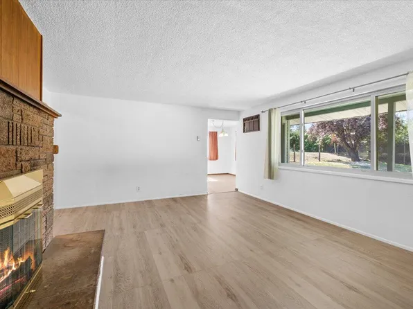 1652 Johnson St, Medford, OR 97504