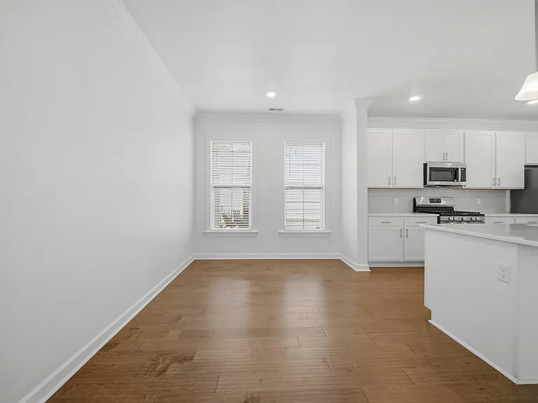 5049 Duxbury Rd — Photo 14