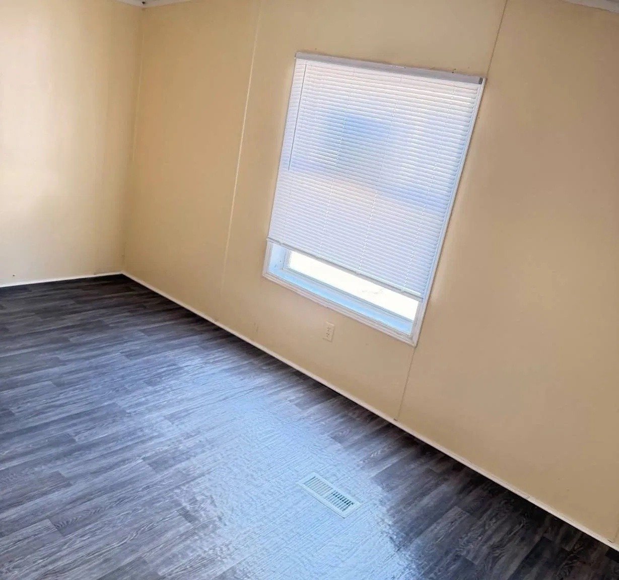 3 bed, 2.0 bath, $950 — Photo 4