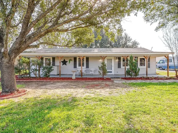281 Mockingbird Mdws, Burleson, TX 76028