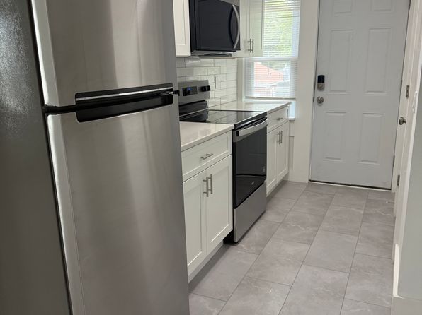 671 Springfield St APT C