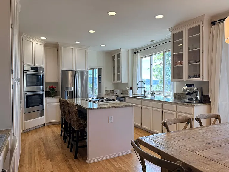 20307 NE 15th Pl — Photo 8