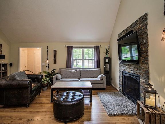 2nd image of 102 Woodland Ave