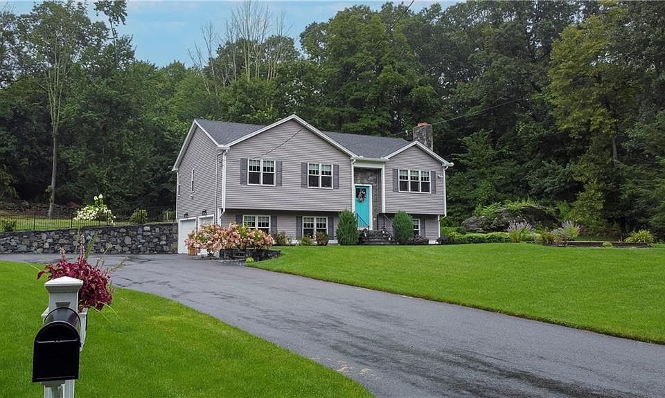 70 Sneech Pond Rd, Cumberland, RI 02864 Zillow
