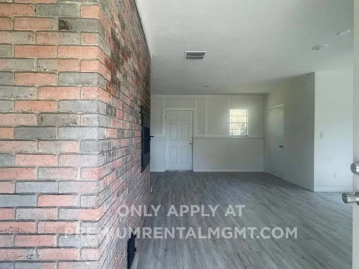 703 Gotts Rd — Photo 5