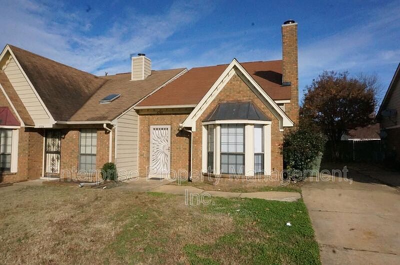 1st image of 5788 Plum Valley Dr