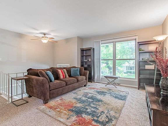 5th image of 6105 N Devonshire Dr