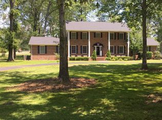 201 Regwood Dr, Tullahoma, TN 37388