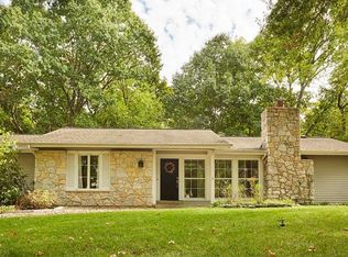 15250 Kempwood Dr, Chesterfield, MO