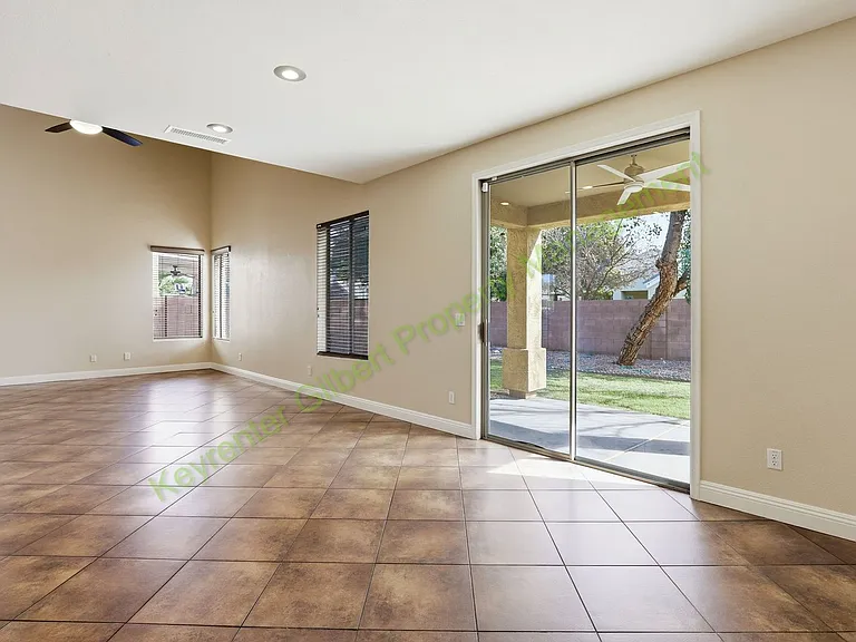 1137 S Hazel St — Photo 8