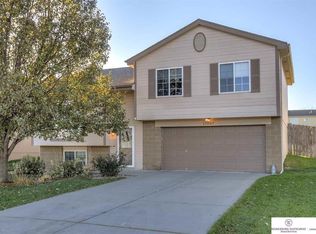 17007 Yort Ave, Omaha, NE 68116