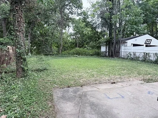 4 bed, 1486 sqft, $1,900 — Photo 2