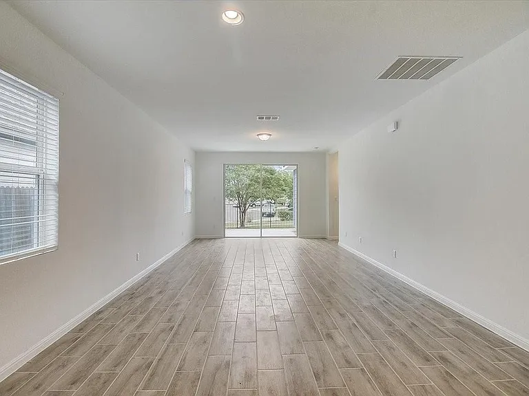 117 Lacey Oak Loop — Photo 10