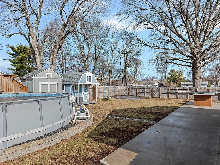 617 E Chestnut St — Photo 35