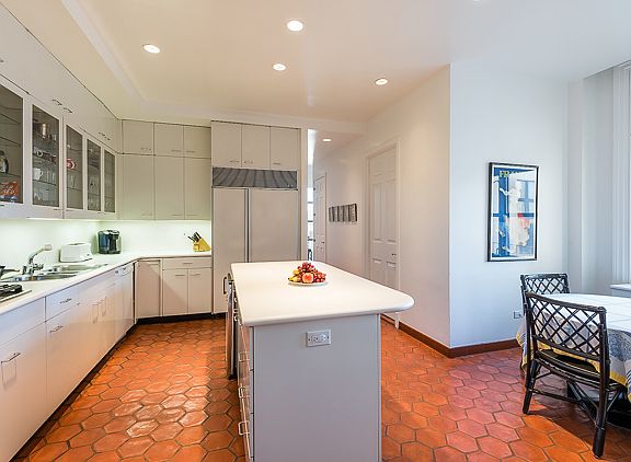 4th image of 525 Park Ave Ph B