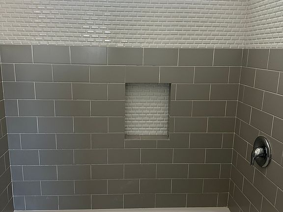 5th image of 124 Virginia Pl APT 6