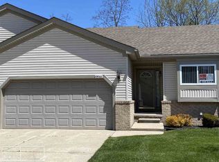 53066 Barberry Cir #20, New Baltimore, MI 48051