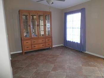 5th image of 213 NW 22nd Pl