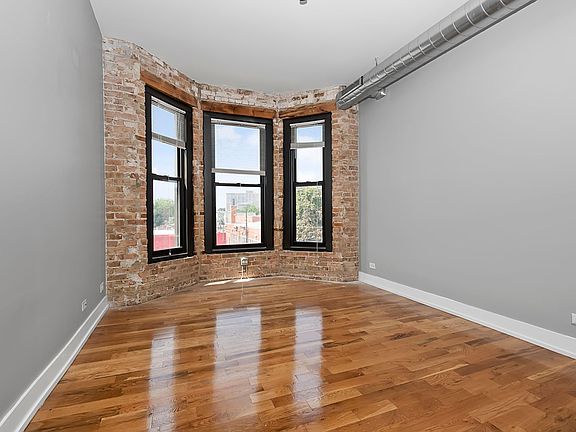 2nd image of 2754-56 W Cermak Rd #3