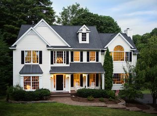 94 Valley Stream Ln, Southbury, CT 06488