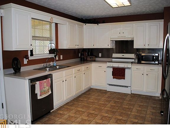 4th image of 322 Waterfront Dr