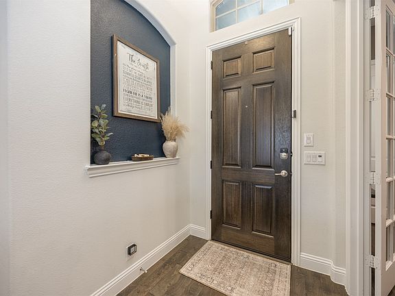 5th image of 4210 Juniper Ln