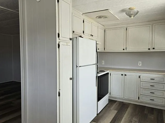 217 48th Ave W #331 — Photo 4