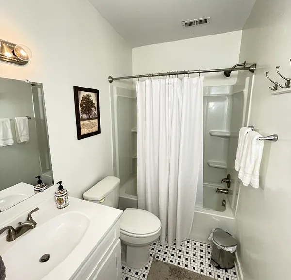 2338 New Market Rd — Photo 10