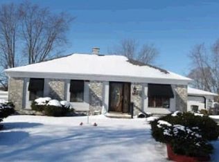 6804 Cliffside Dr, Racine, WI 53402