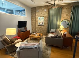 1151 W Erie St APT 1F, Chicago, IL 60642