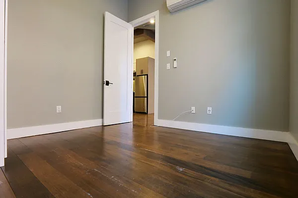 Rented by Tapiro Realty | media 19