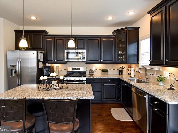 4th image of 219 Hidden Brook Dr