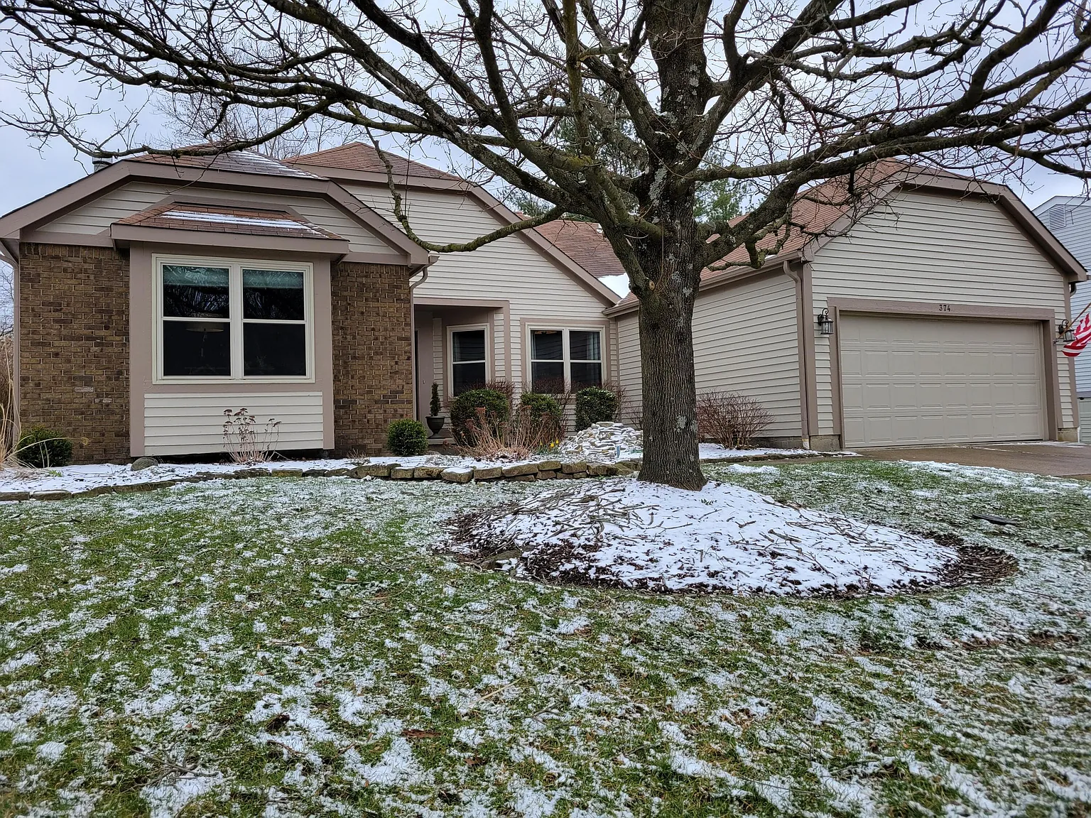 374 Slate Run Dr photo 1