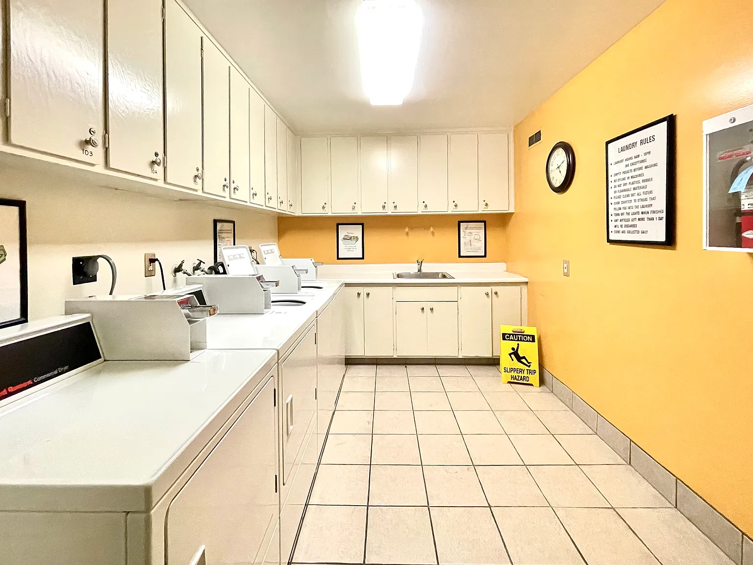 Excelsior Court — Photo 2