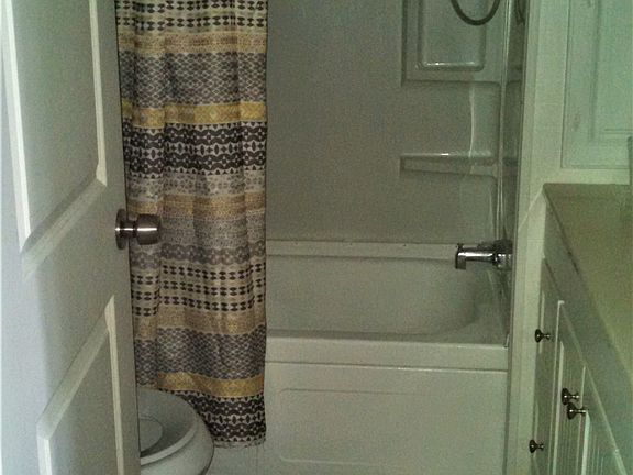 5th image of 10544 Bay St NE