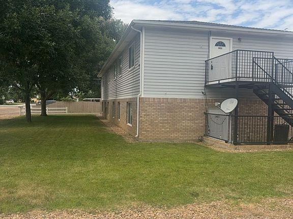 2nd image of 903 40th St