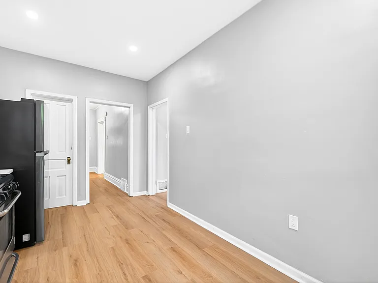 410 Kendall St — Photo 31