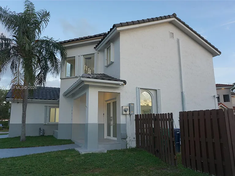 15614 SW 110th Ter — Photo 2