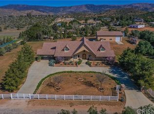 10433 Bedworth Rd, Agua Dulce, CA 91390