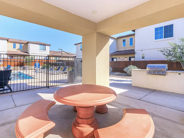 San Luciano Townhomes — Photo 11