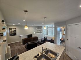 1181 Main St