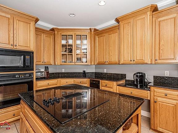 4th image of 10103 Autumn Oaks Ln