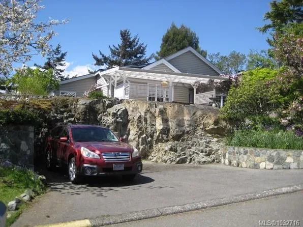 464 Nelson St, Esquimalt, BC V9A 6P4