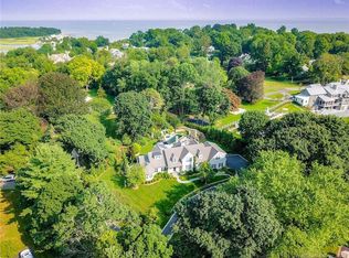 26 Mayflower Pkwy, Westport, CT 06880