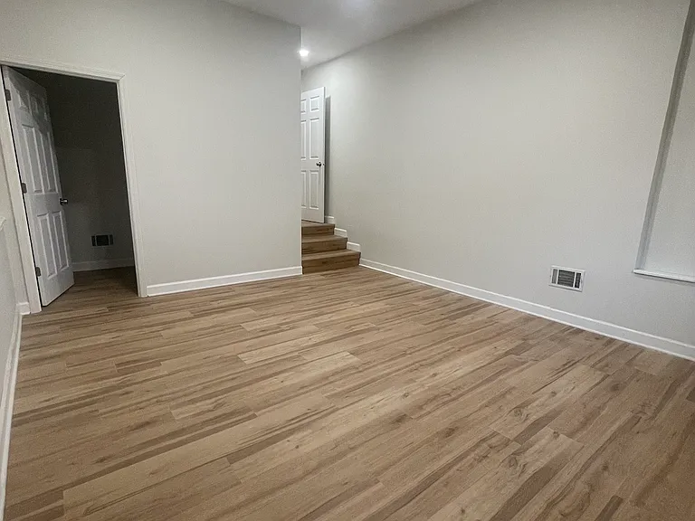 7820 Hanley St — Photo 4
