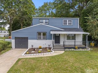 34 Ellwood Rd, East Brunswick, NJ 08816